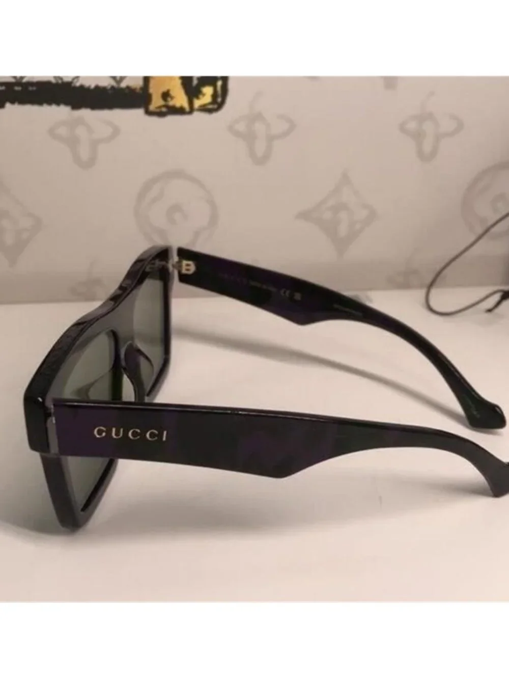 New Authentic Gucci Black and Purple Sunglasses GG0962S 014